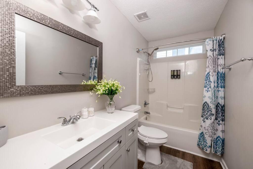 Queen City Family-Friendly Entire House, Charlotte Ngoại thất bức ảnh